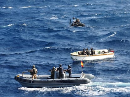 La Armada espa&ntilde;ola detiene a los piratas en aguas del &iacute;ndico.
