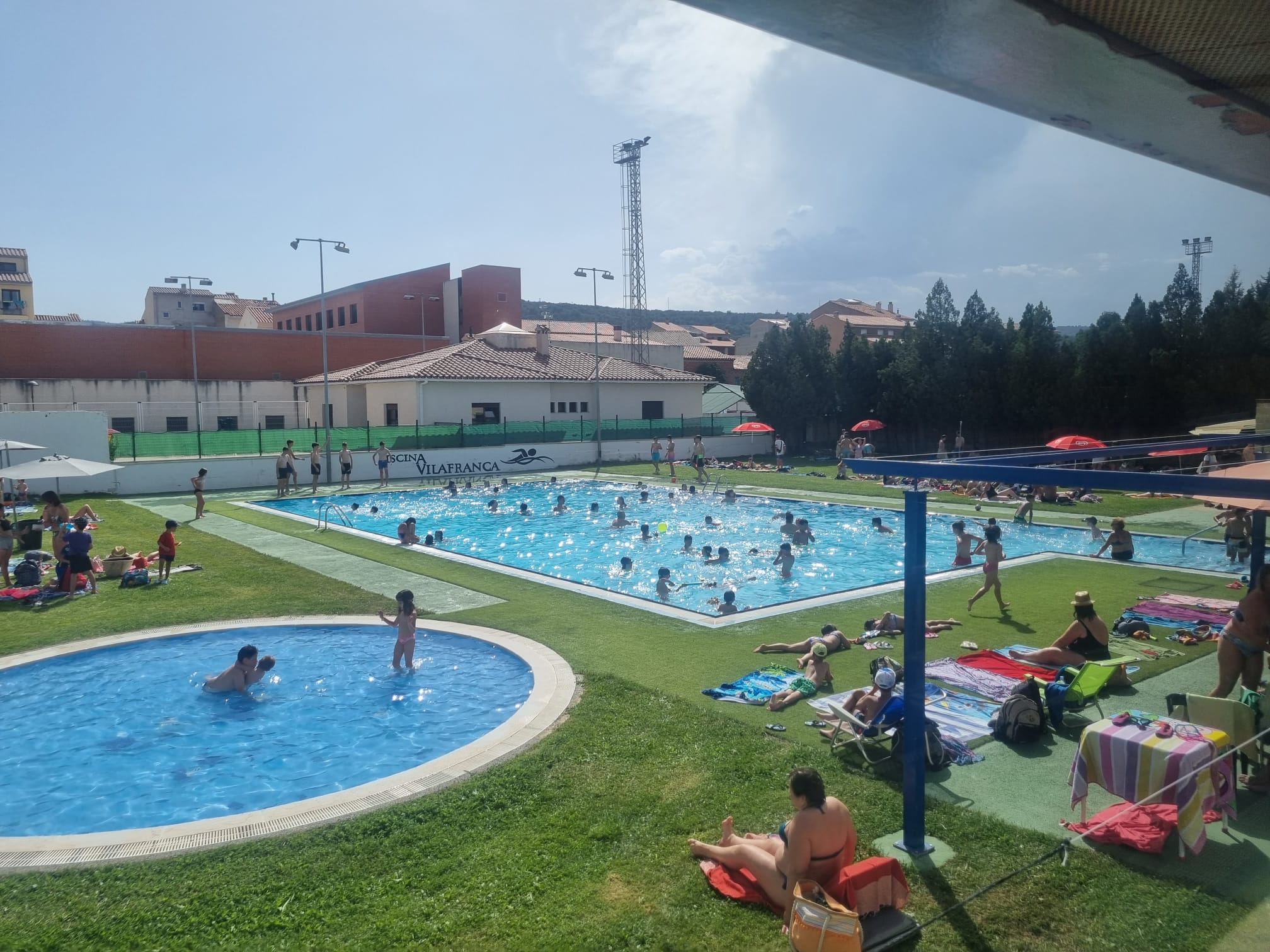 Se busca pueblo con piscina abierta en Castellón 