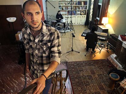 Raúl Pérez, en La Mina, su estudio de grabación en Espartinas (Sevilla).