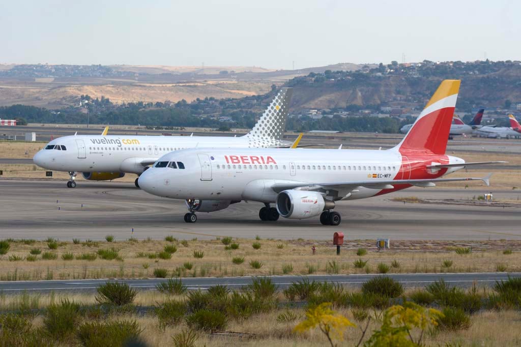 Iberia y Vueling esperan superar el verano sin cancelaciones por la crisis del combustible