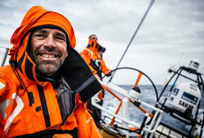 Bannatyne a bordo del Team Alvimedica durante la quinta etapa entre Auckand e Itajaí en 2015.