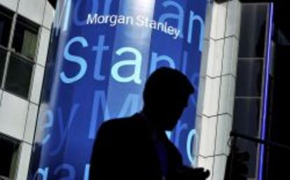 Vista de la fachada de las oficinas del banco Morgan Stanley en Nueva York.