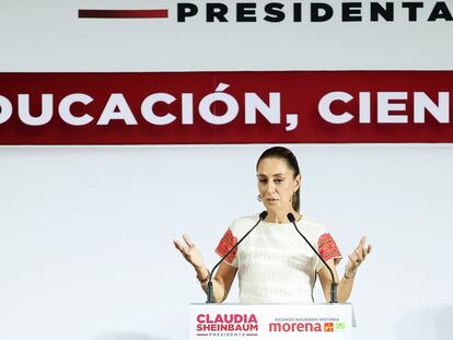 Claudia Sheinbaum en el Palacio de la Escuela de Medicina de la UNAM, este martes.