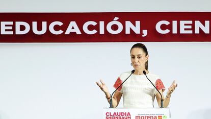 Claudia Sheinbaum en el Palacio de la Escuela de Medicina de la UNAM, este martes.