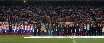 Exjugadores del Atletico y el equipo actual antes del partido