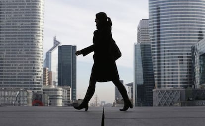 Varios estudios concluyen que a más mujeres en los consejos, mejor gobierno y comportamientos más éticos.