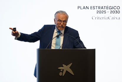 El presidente de CriteriaCaixa, Isidro Fainé, en la presentación del plan estratégico, este lunes.