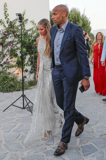 El futbolista Thierry Henry y su esposa, Andrea Rajacic 