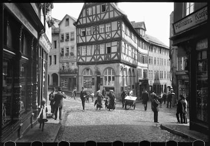 Primera fotografía conocida tomada con una cámara Leica, por su inventor, Oskar Barnack, en Wetzlar, en 1914. Imagen cedida por la organización.
