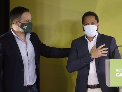El candidato por VOX, Ignacio Garriga (a la derecha), acompañado por el presidente del partido, Santiago Abascal.