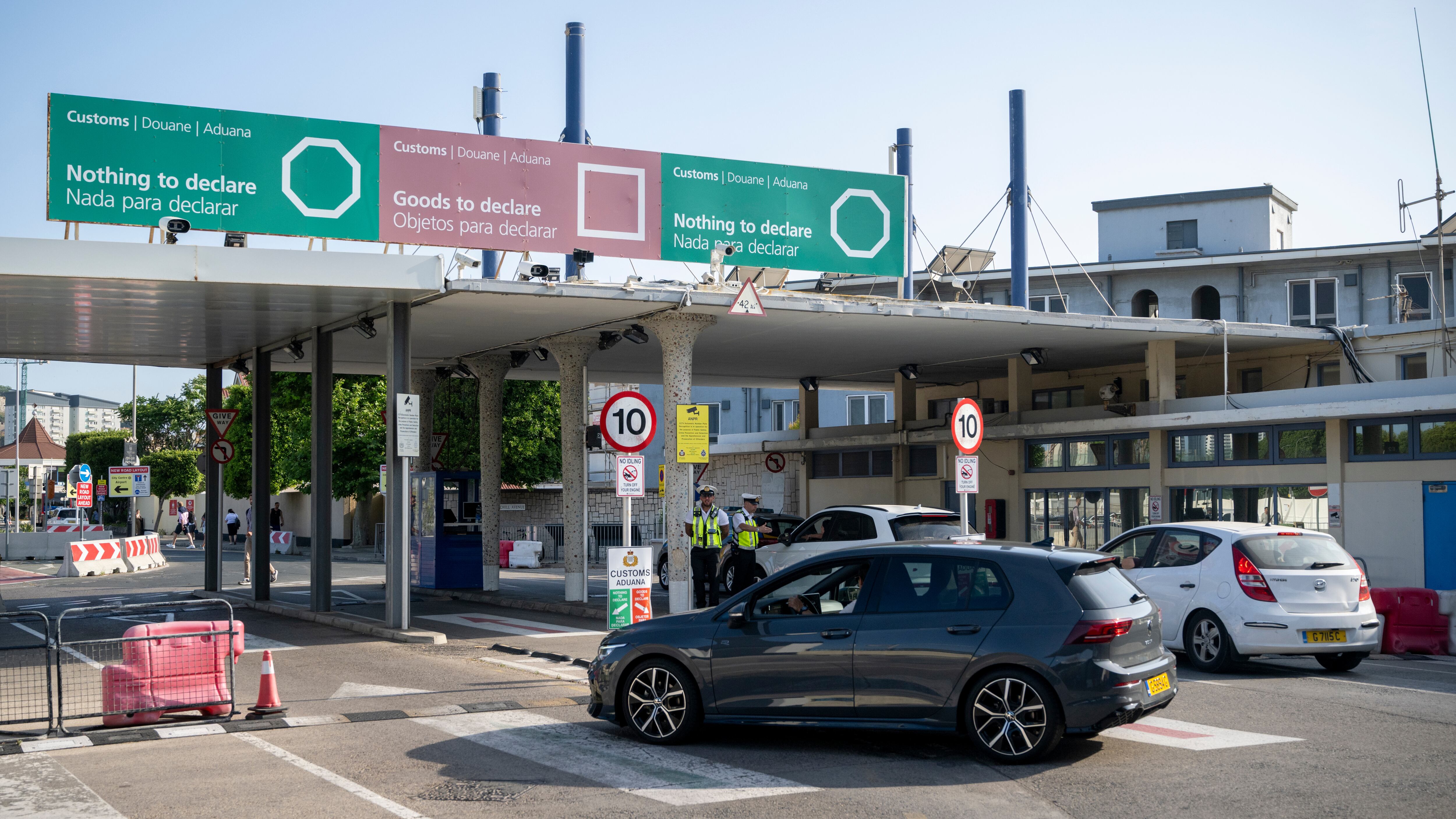 Gibraltar e comarca accolgono trattato con riserve: positivi e negativi, come matrimonio