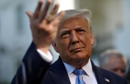 El presidente Donald Trump ayer antes de viajar a Texas.