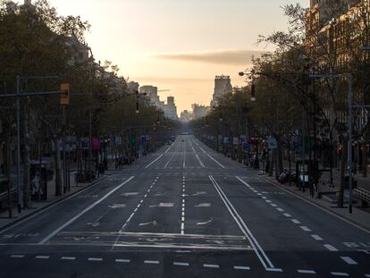 El centro de Barcelona, a primera hora de este domingo.