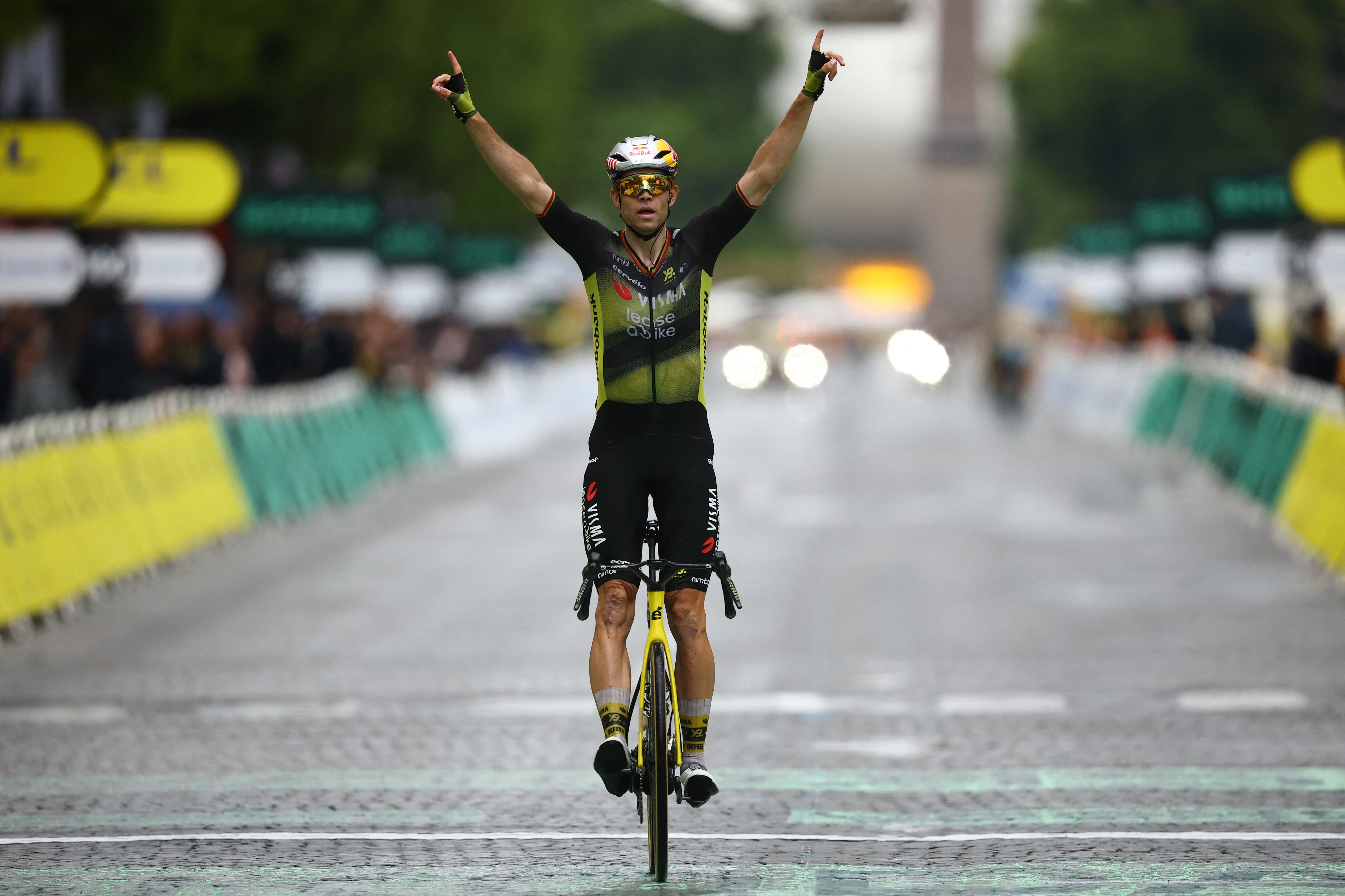 Van Aert se apunta el triunfo en París en la consagración de Pogacar en el Tour de Francia