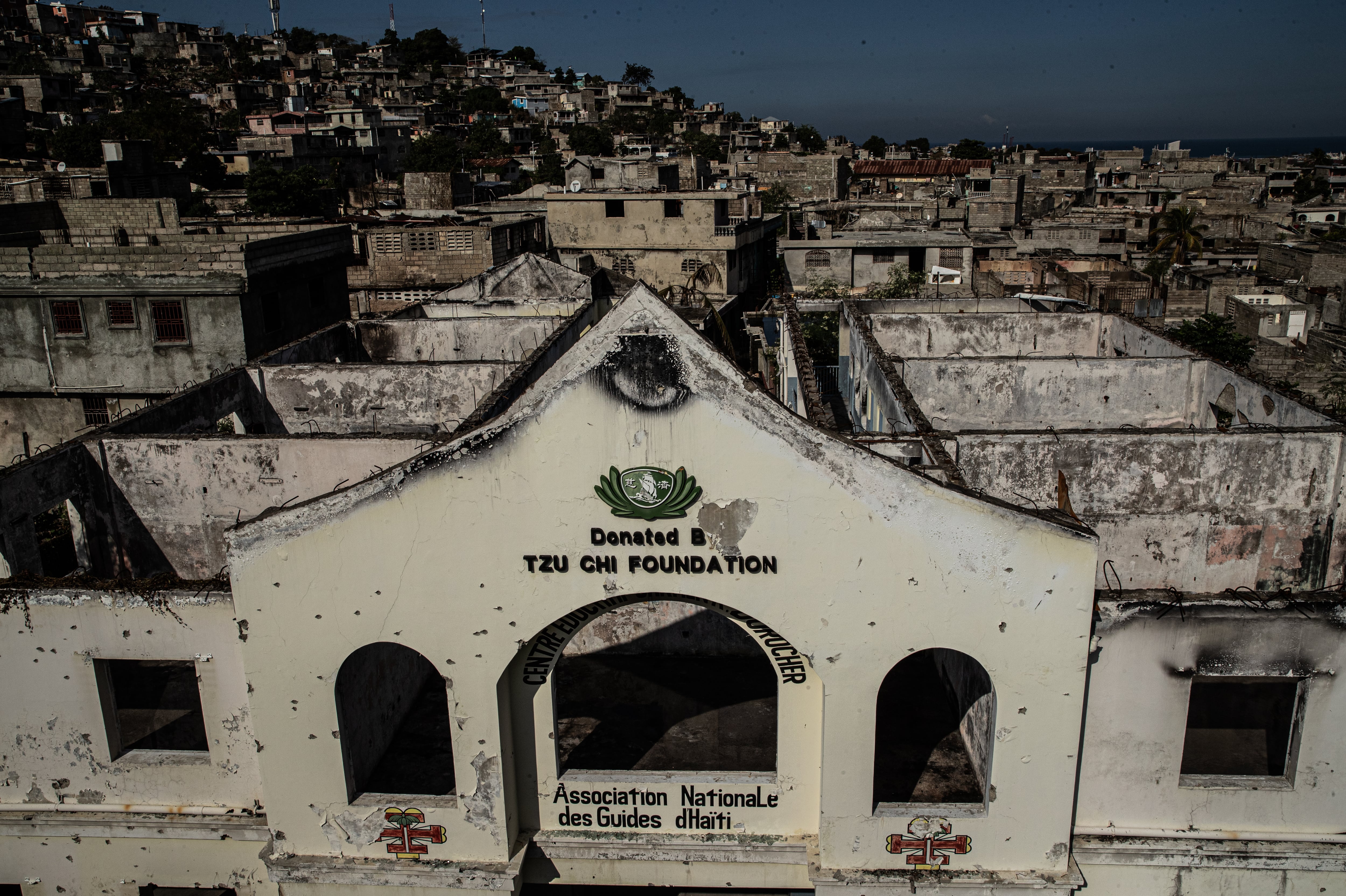 Una escuela destruida por pandillas en el barrio de Solino, en febrero de 2026.
