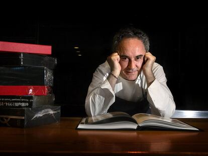 Ferran Adrià, en la cocina de su restaurante, en Cala Montjoi (Roses, Girona).