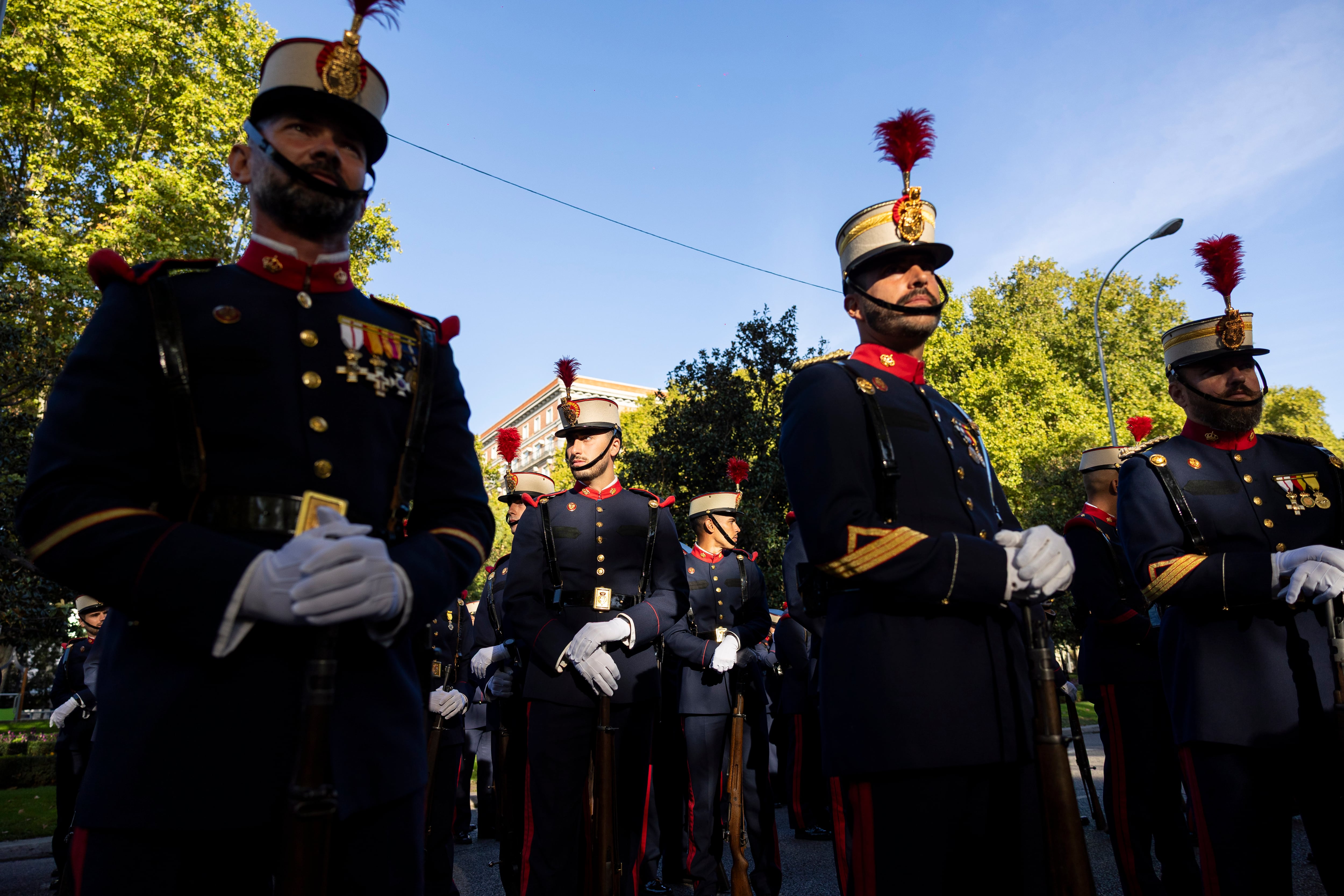Día de la Hispanidad y reacciones políticas en directo | Los Reyes presiden los actos de una fiesta nacional marcada por el adelanto electoral