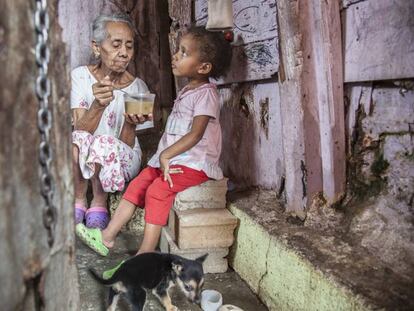 Caracas: la carrera diaria contra el hambre