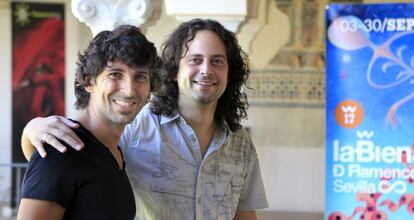 Arcángel y el director de la orquesta barroca Accademia del Piacere, Fajmi Alqhai, en la presentación de su espectáculo.