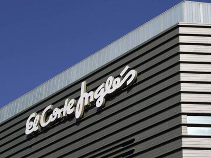 El Corte Inglés reparará a domicilio 'smartphones' y tabletas durante el confinamiento