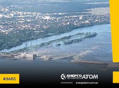 Imagen de las zonas inundadas aguas abajo de la presa de Nova Kajovka. 