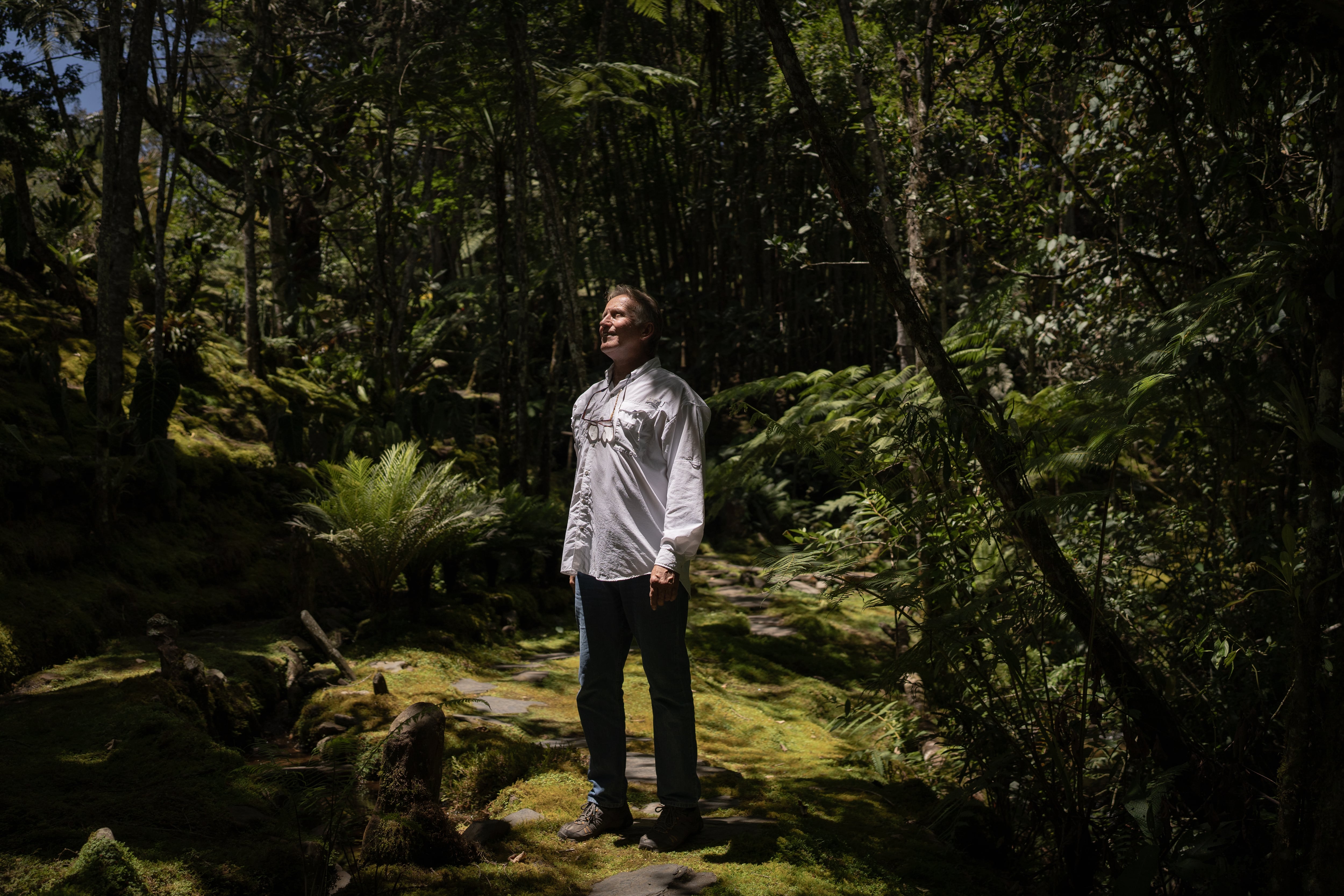 Daniel Piedrahita, en el santuario de orquídeas Alma del Bosque, el La Ceja (Antioquia), el 21 de agosto de 2024.