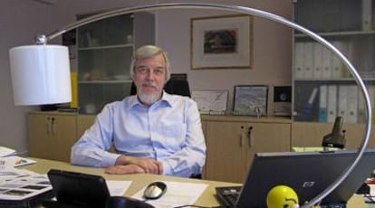 Rolf-Dieter Heuer, director del Laboratorio Europeo de Física de Partículas (CERN), en su despacho, el lunes pasado.