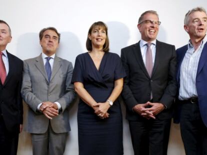 Willie Walsh, Alexandre de Juniac, Carolyn McCall, Carsten Spohr y Michael O&#039;Leary, primeros ejecutivos de IAG, Air France, Easyjet, Lufthansa y Ryanair. / Reuters