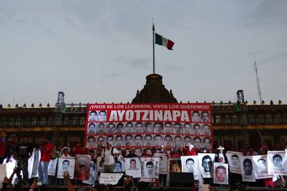 Manifestación de los padres de los 43 desaparecidos. 