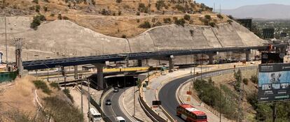 Obras del viaducto El Salto (Chile) de Sacyr.