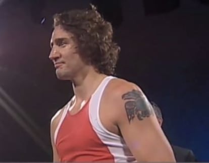 El tatuaje de un águila y el globo terráqueo de Justin Trudeau.