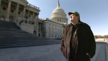 Michael Moore en un fotograma del documental 'Capitalismo, una historia de amor'.