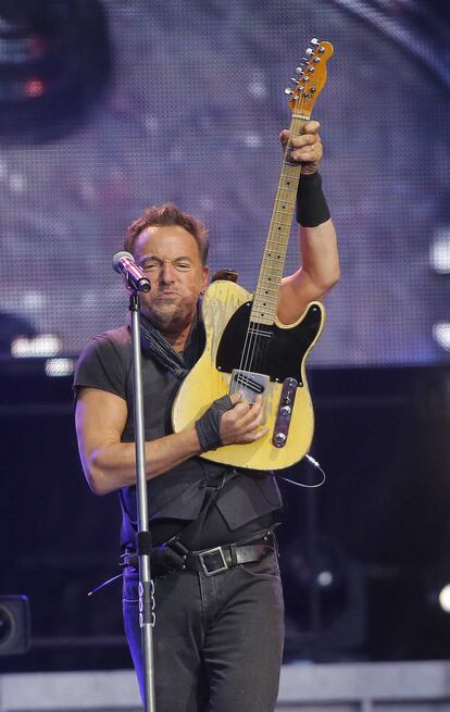 Springsteen volvió a poner de manifiesto su capacidad de transmitir y ganarse al público durante más de tres horas de actuación.