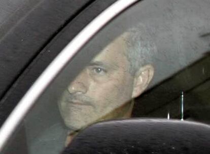 Mourinho llega a las oficinas del Chelsea, la pasada madrugada.