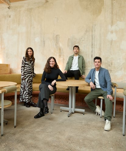 De izquierda a derecha, los miembros fundadores del equipo: Mar Manrique, Marina Enrich, Bosco Bárcena y Emilio Doménech.