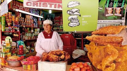 Los sándwiches que vende Crecencia Zurita en La Paz están elaborados con pierna de cerdo.