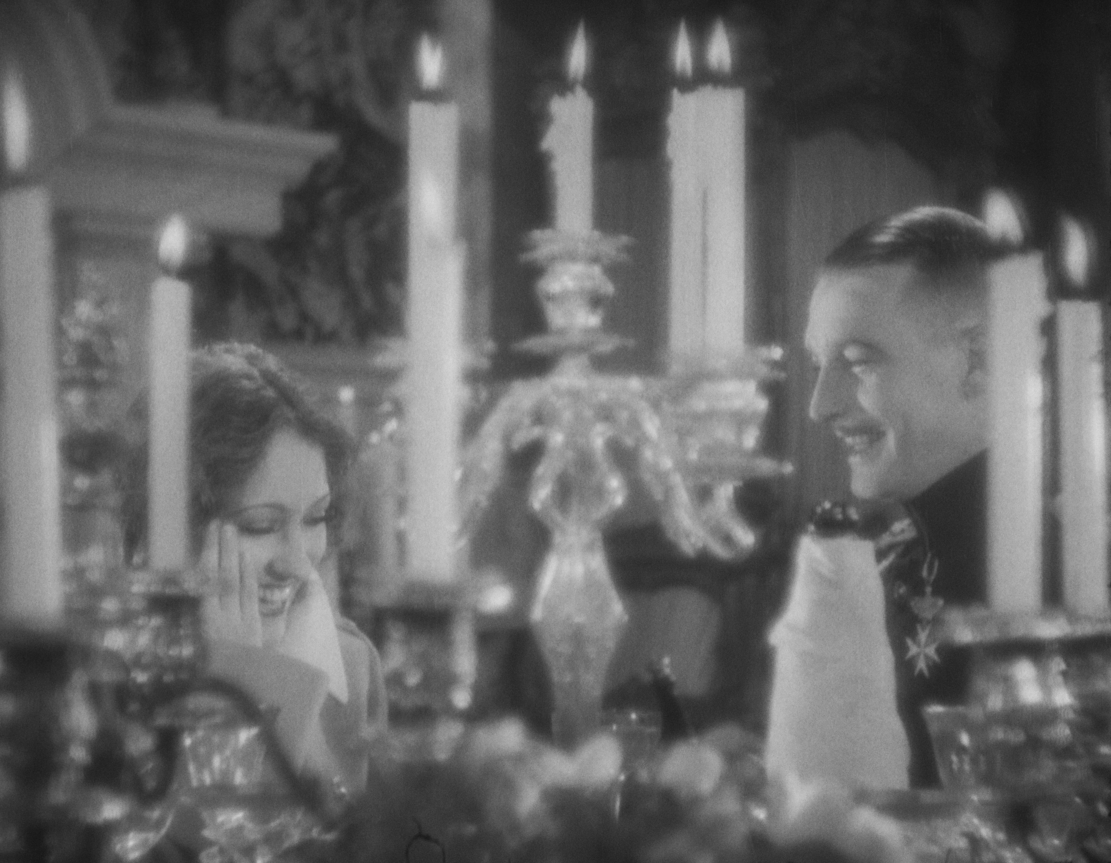 Gloria Swanson y Walter Byron, en una imagen de 'La reina Kelly'.
