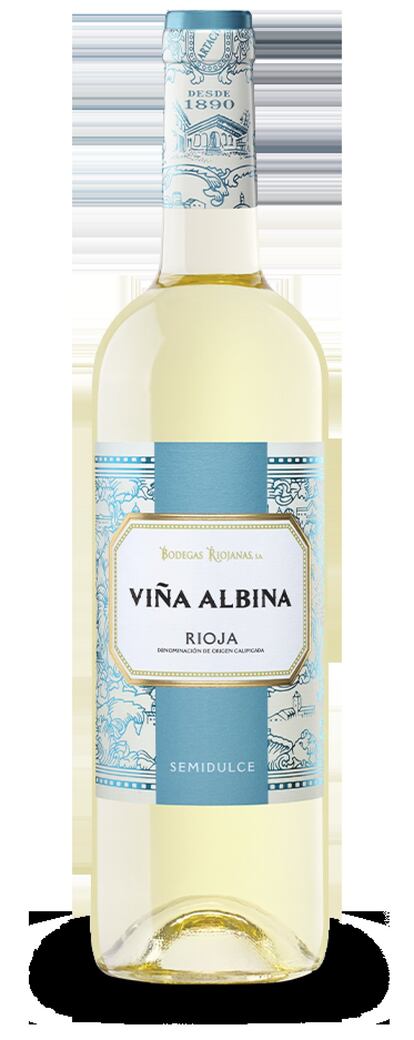 El Viña Albina Semidulce, de Bodegas Riojanas, se elabora con las variedades de viura y malvasía de Rioja Alta. Se realiza una vendimia tardía para conseguir una sobre maduración del racimo, dejando posteriormente macerar el mosto con los hollejos durante 24 horas para la máxima extracción aromática. De color amarillo verdoso con tonos dorados. En nariz combina la finura de los aromas de las dos variedades, contiene notas a cítricos, manzana verde, melocotón blanco, con elegantes toques florales. En boca es un vino equilibrado en dulzura y acidez. Precio: 6 euros.