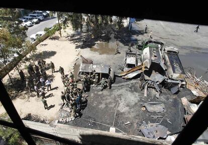 Lugar donde se produjo la explosión del camión bomba, en un edificio de uso militar.