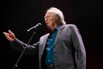 Joan Manuel Serrat, durante su concierto en Murcia este martes.
