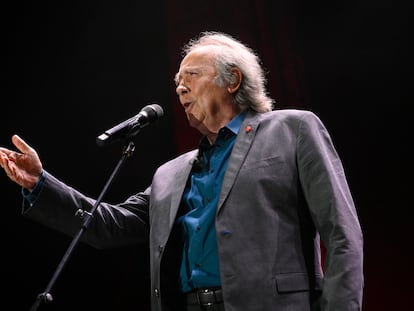 Joan Manuel Serrat, durante su concierto en Murcia este martes.