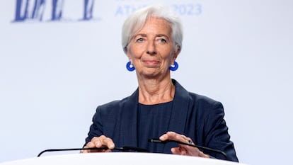 La presidenta del BCE, Christine Lagarde, tras su última rueda de prensa, en Atenas.