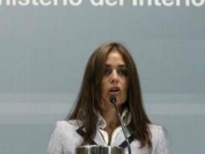 La directora general de Política Interior, Cristina Díaz,durante su comparecencia ante los medios en el Ministerio del Interior.