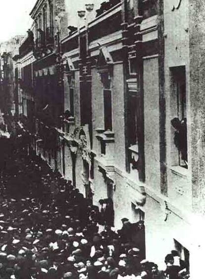 Inauguración en 1908 de la Casa del Pueblo de la calle del Piamonte.