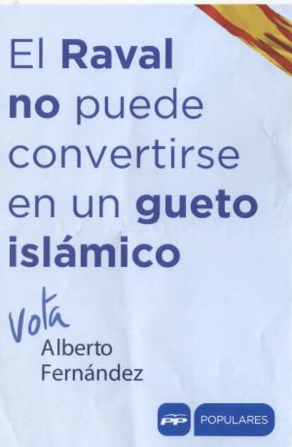 Propaganda distribuïda pel PP de Barcelona al barri del Raval.