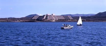 Hotel Las Salinas, de Fernando Higueras, en Lanzarote.