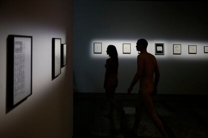 Los asistentes a esta particular ruta por el museo aseguraron al diario francés 'Le Parisien' que disfrutaron mucho de su experiencia y que la atmósfera era "muy agradable". Según relataban al rotativo, poder estar desnudos les permitió vivir el arte de un modo muy diferente a si hubieran llevado ropa.