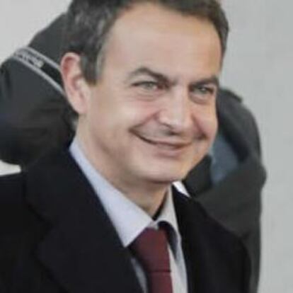 El presidente del Gobierno español, José Luis Rodríguez Zapatero con la canciller Angela Merkel