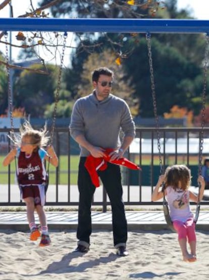 Una mañana en el parque de Ben Affleck con sus hijas Violet y Seraphine, a principios de diciembre.