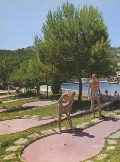 'Ciudad de Vacaciones, Font de Sa Cala (1970)', de Marina Planas.